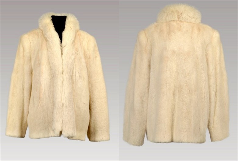Tourmaline Mink jacket with Fox trim Size 12 Length 27</BR><font size="+2">$299.00<font> Tourmaline Mink jacket with Fox trim Size 12 Length 27</BR><font size="+2">$299.00<font>